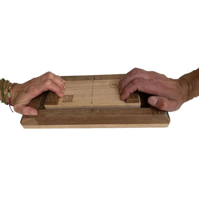 Crush Club Crimp Battle fingerboard game