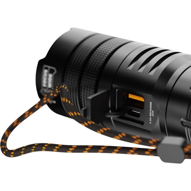 Xtorm Flashlight Powerbank - 10500 mAh ficklampa powerbank