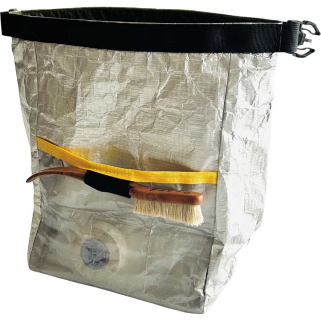 SKY Gravity Vibram magnesium pouch boulder