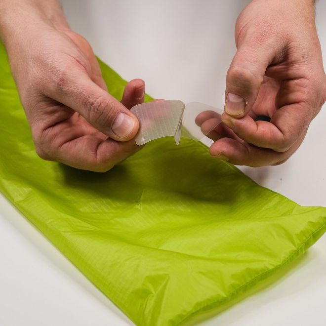 McNett Tenacius Tape Silnylon Patches reparationslappar